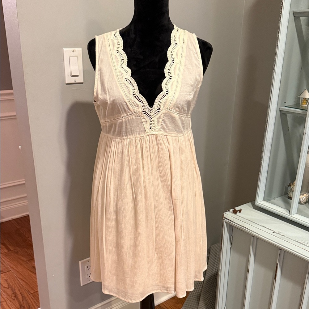 Hem & Thread Cream Lace Trim dress